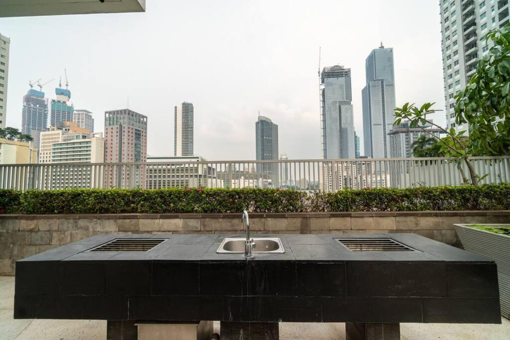 Modern & Comfy Studio In Central Jakarta, Scbd Kültér fotó
