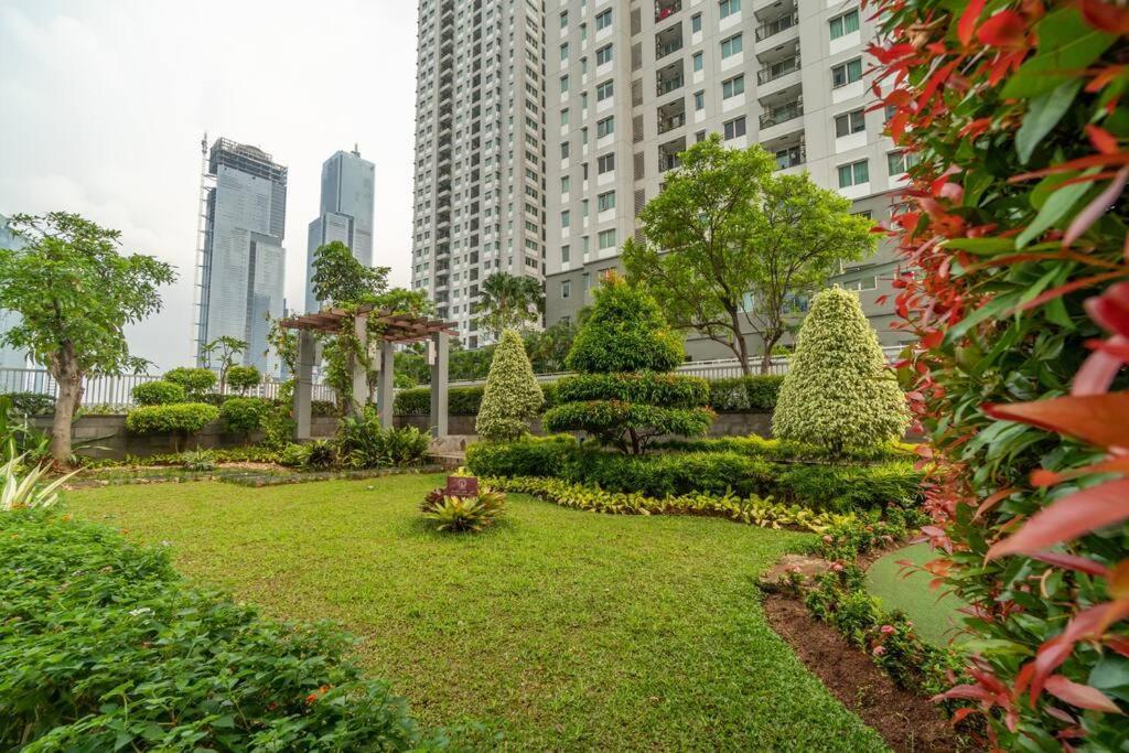 Modern & Comfy Studio In Central Jakarta, Scbd Kültér fotó
